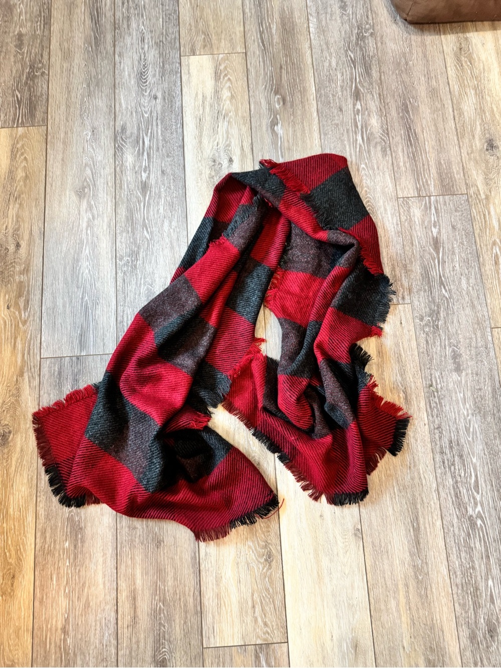 V. FRAAS Red and Black Plaid Fringe Wrap Scarf